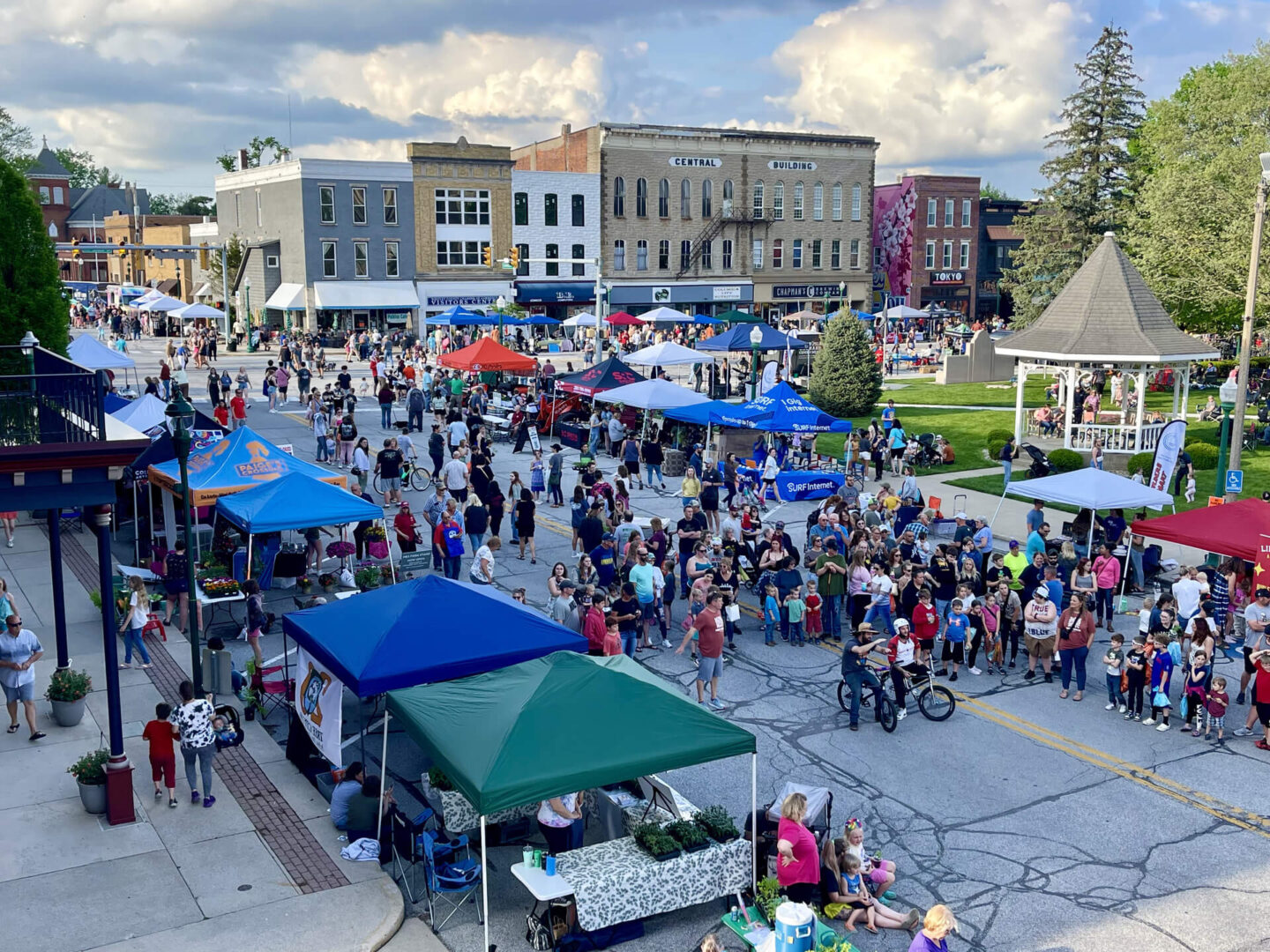 Downtown Columbia City - First Friday